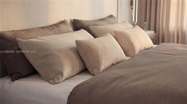 Building Photo - 824 SE 12th Ct