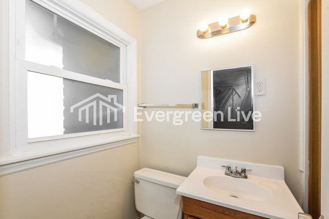 Building Photo - 5070 Quince Rd