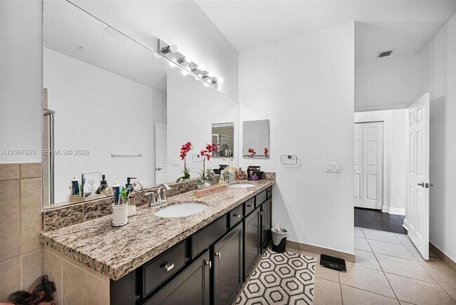 Building Photo - 11940 SW 25th Ct