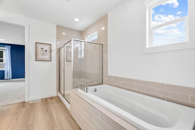 Building Photo - Spacious Two-Story in Port Orchard