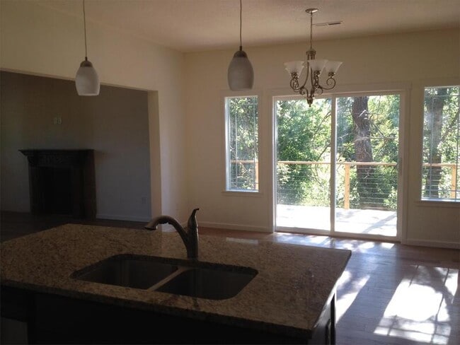 Building Photo - 6748 OR-66