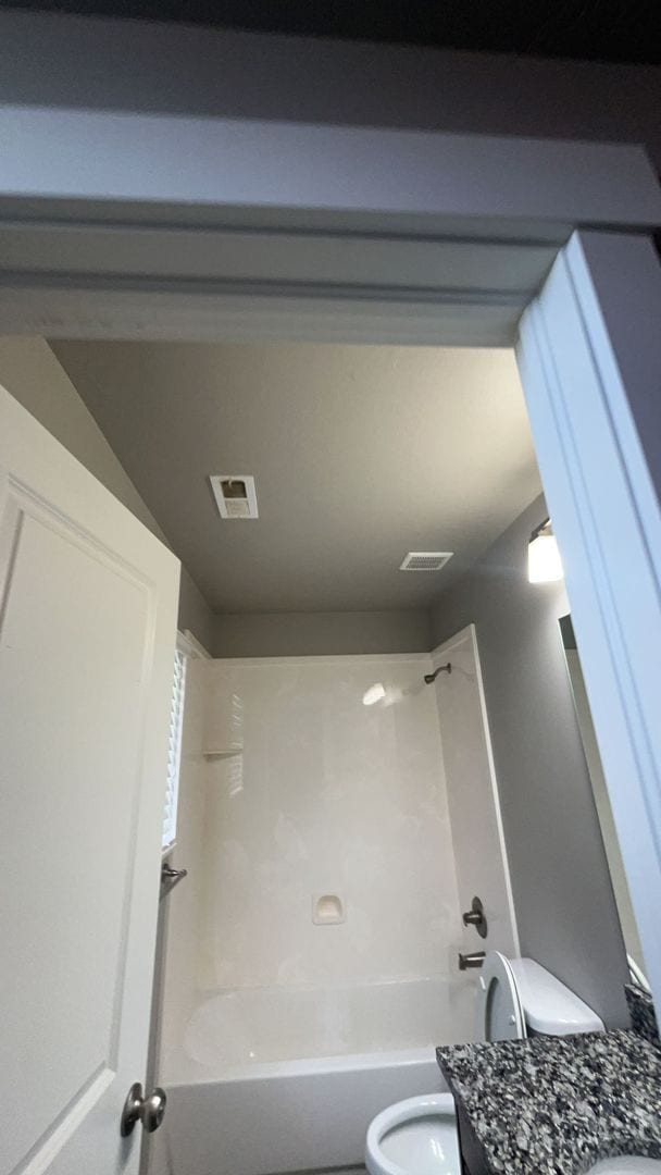Building Photo - Spacious Townhome with 1 car garage w/ Mountain Views