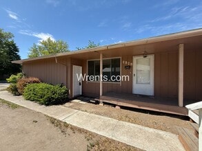 Building Photo - 2909-2911 E Rockwell