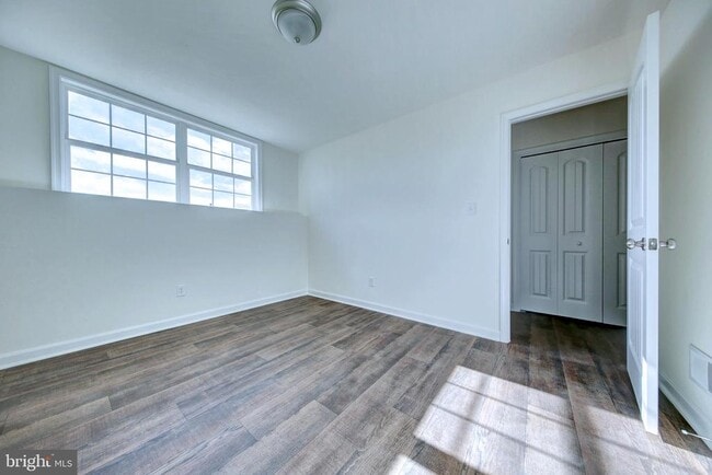 Building Photo - 88 Brookside Ave