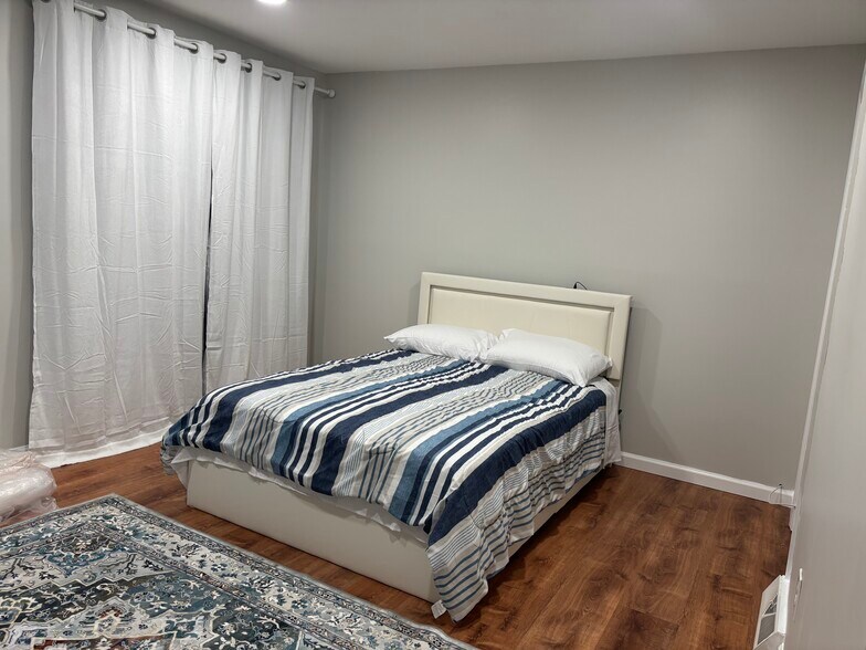 Building Photo - 1692 Central Ave