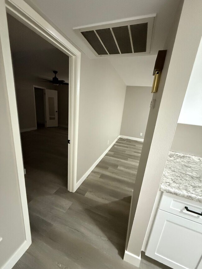 Building Photo - Remodeled 3 Bedroom Home Tempe