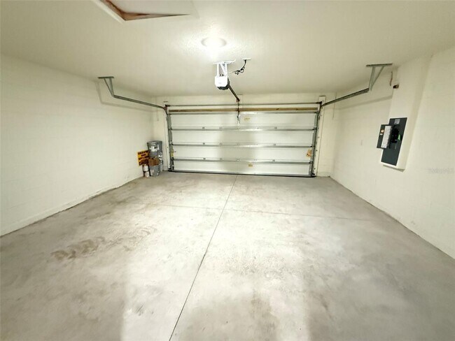 Building Photo - 8453 Monterey Pne Wy