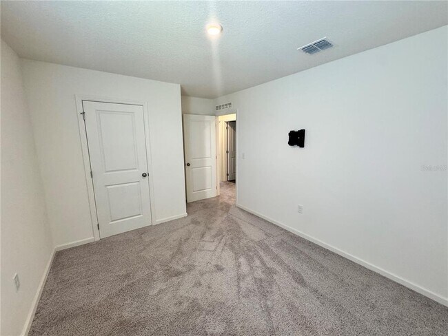 Building Photo - 2110 Kansas Rd