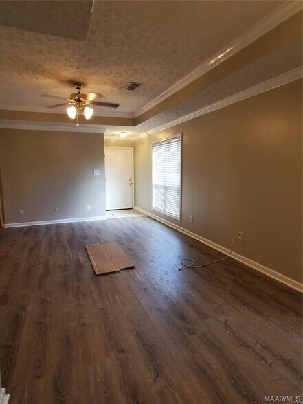 Building Photo - 517 Sandfield Ct