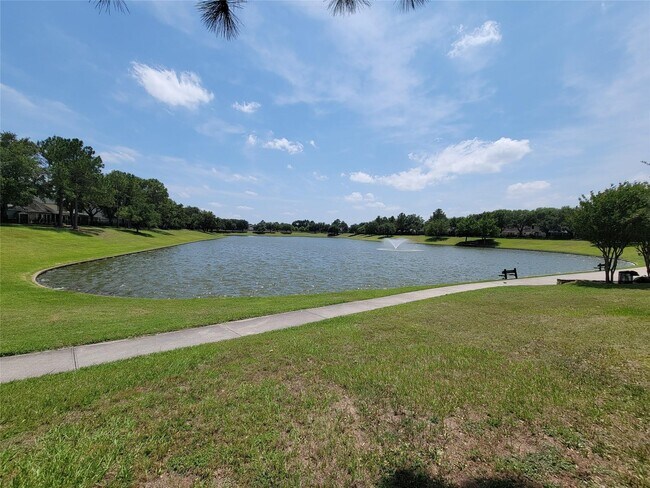 Building Photo - 9202 Aberdeen Lake Dr