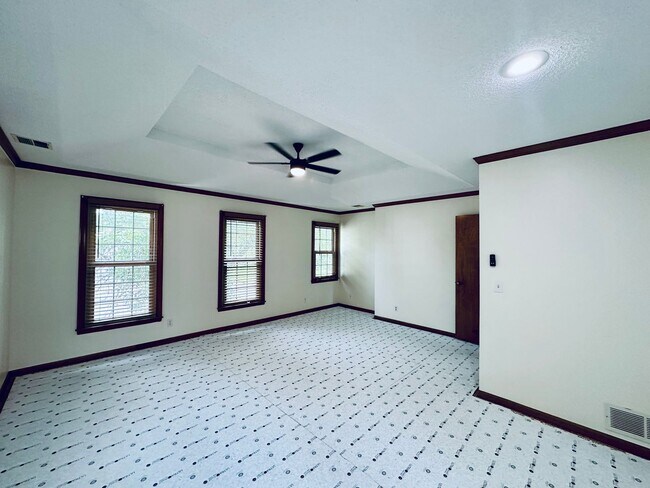 Building Photo - {15031} Charming Two Story Home + Huge, Fenced Yard + Cul de Sac