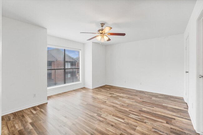 Building Photo - 3100 Walnut Bend Ln