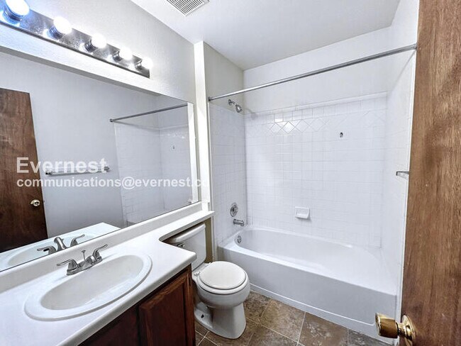 Building Photo - 615 Seawell Dr