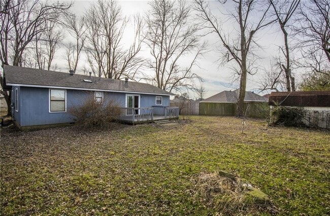 Building Photo - 726 McClure Ave