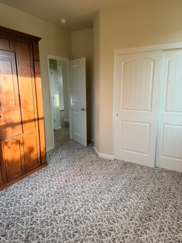 Building Photo - 2540 E Desert Cliff Dr