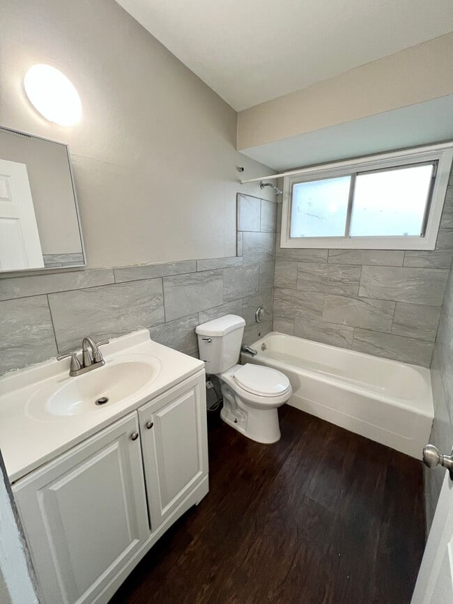 Building Photo - Charming 3-bedroom, 1-bath home located in Florissant