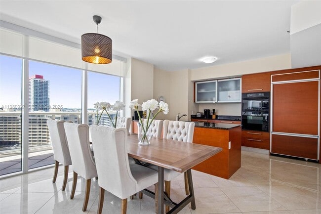 Building Photo - 1830 S Ocean Dr