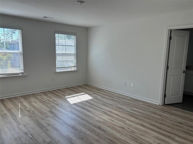 Building Photo - 199 Peregrine Point