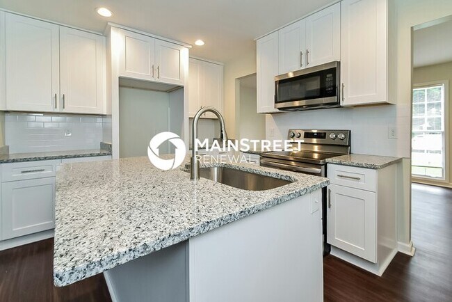Building Photo - 3 Bedroom Pet-Friendly Home in Memphis, TN with Main Street Renewal