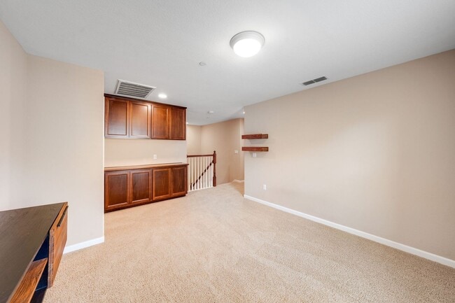 Building Photo - 3BR/3BA Folsom Condo with Fireplace + 2 Car Garage