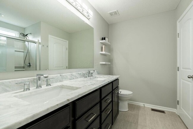 Building Photo - 123 Schellinger St