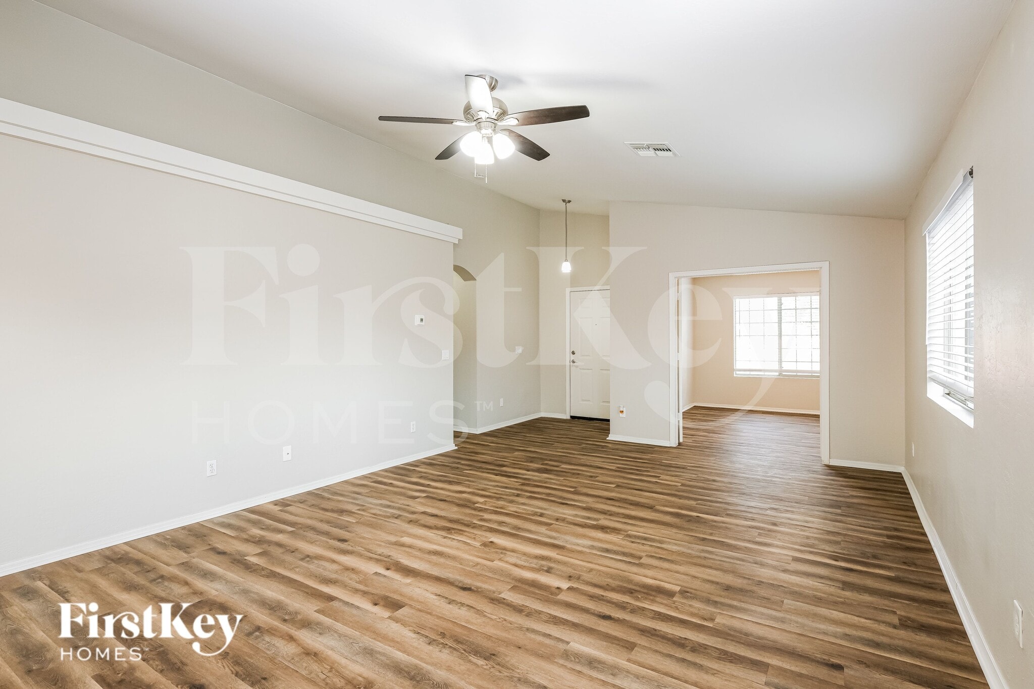 Building Photo - 3141 W Sunland Ave