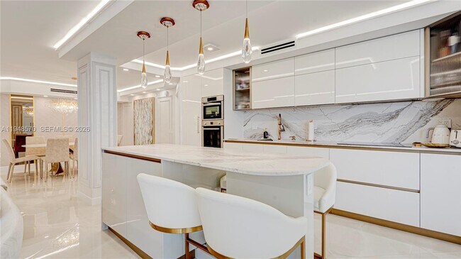 Building Photo - 16711 Collins Ave