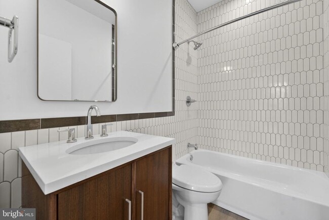 Building Photo - 117 N 21st St