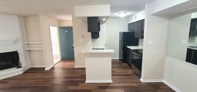 Building Photo - 250 El Dorado Blvd