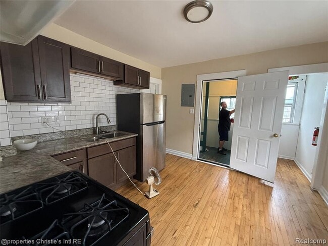Building Photo - 2223 Faber St