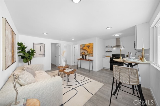 Building Photo - 2461 St Pierre Ave