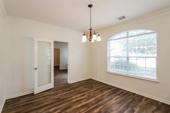 Building Photo - 29622 Legends Bluff Dr