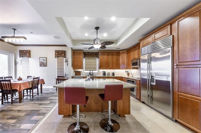 Building Photo - 10300 Tarpon Landings Terrace