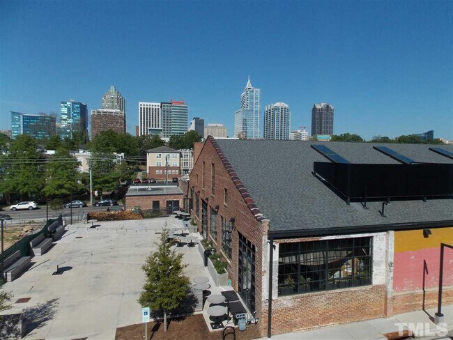 Building Photo - 420 Chavis Way