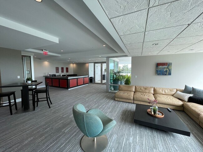 Building Photo - Modern High-Rise Condo in Downtown Orlando...