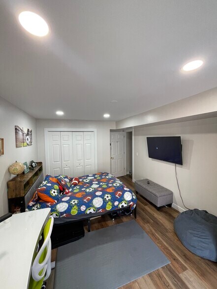 Building Photo - 1160 Osterman Ave
