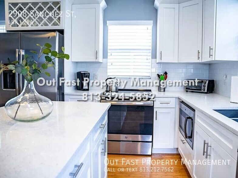 Building Photo - 2908 Sanchez St