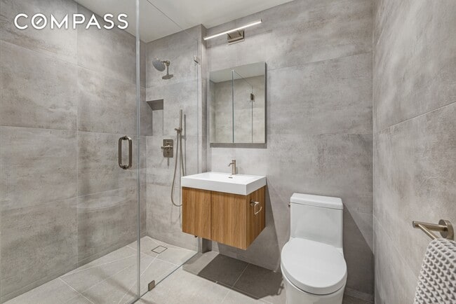 Building Photo - 404 E 76th St