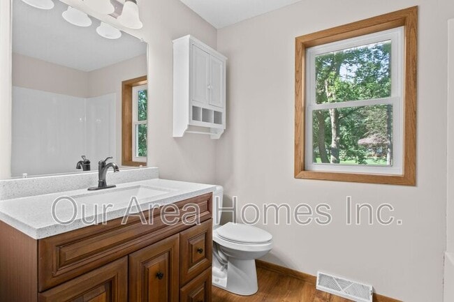 Building Photo - 16037 Oneida St NW