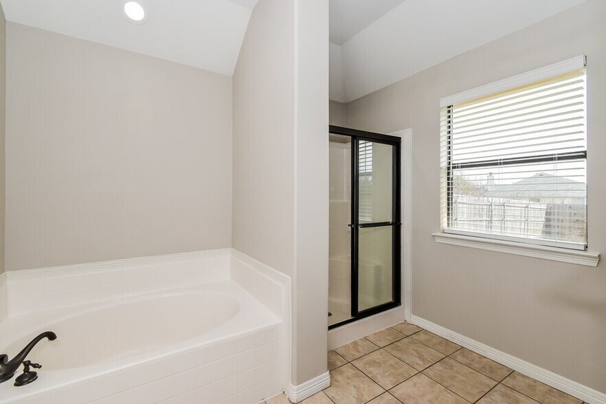 Building Photo - 308 Autumn Trail