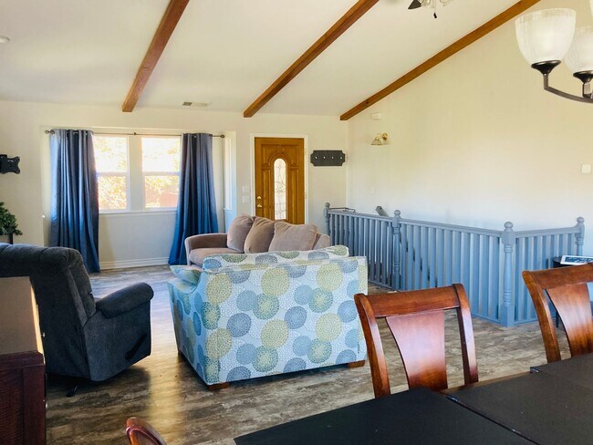 Building Photo - Amazing Chalet with Garage