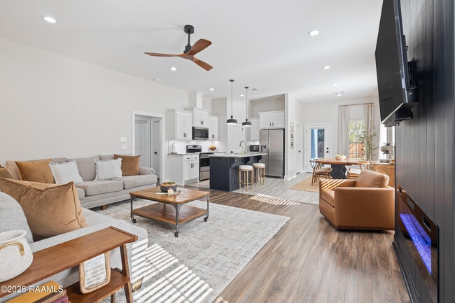 Building Photo - 901 Russo Rd