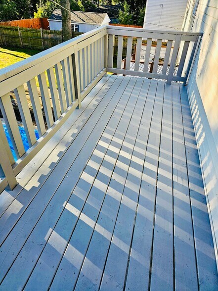 Building Photo - 827 Longfellow Ave