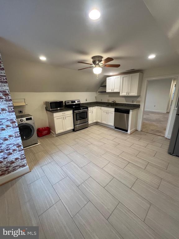 Building Photo - 112 E Howell Ave