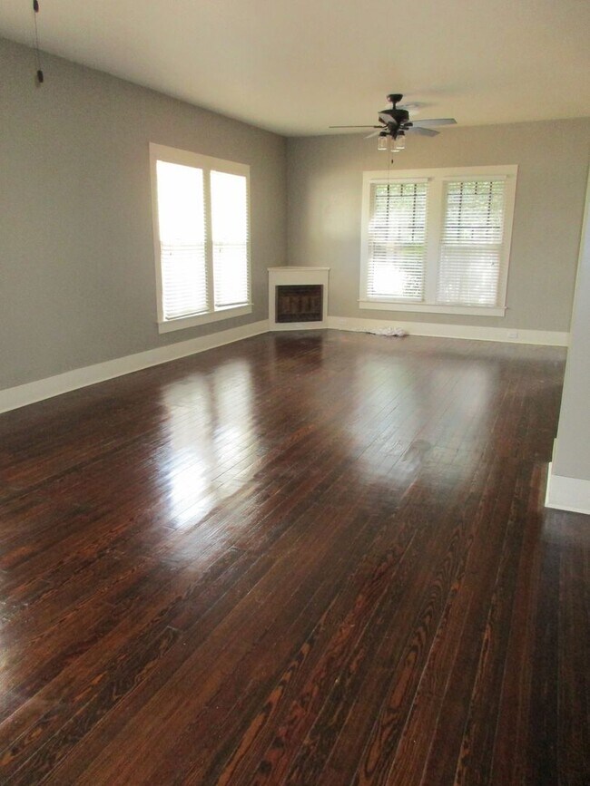 Building Photo - Charming Remodeled Home