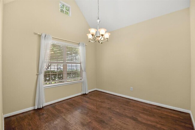 Building Photo - 12806 Pecan Shores Dr