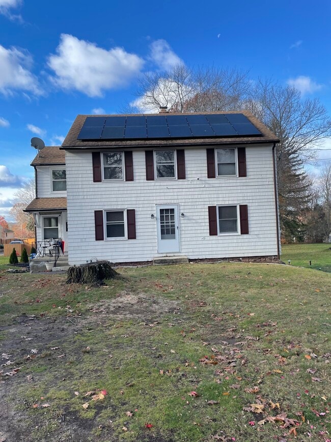 Building Photo - 683 Camp St