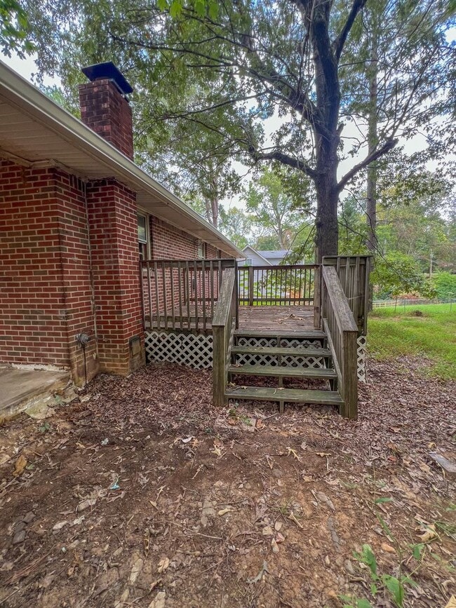 Building Photo - Charming Single-Family Home!