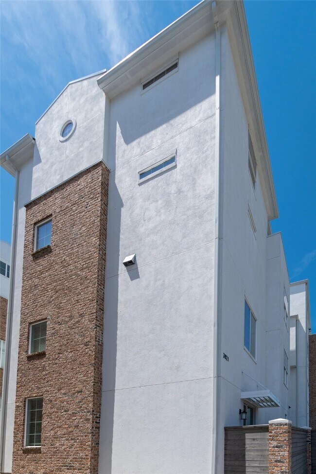 Building Photo - 3821 N Braeswood Blvd