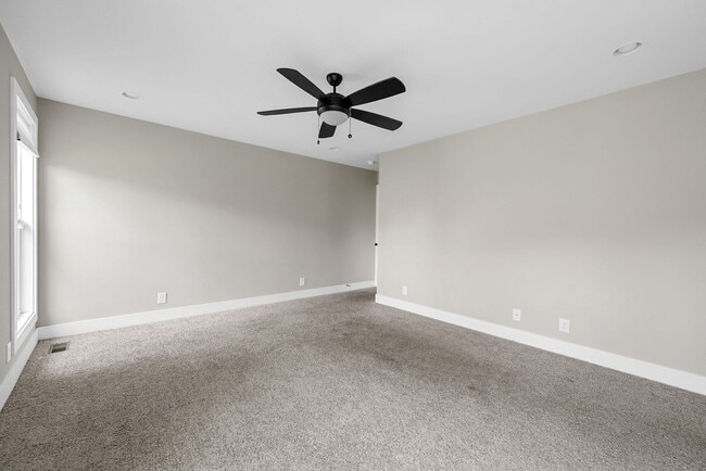 Building Photo - 4 Bedroom 2 1/2 Bath Home For Rent in Gate...